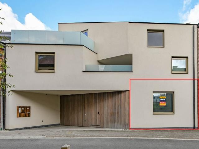 Gelijkvloers app. te koop voor 325000 euro met 2 slaapkamers