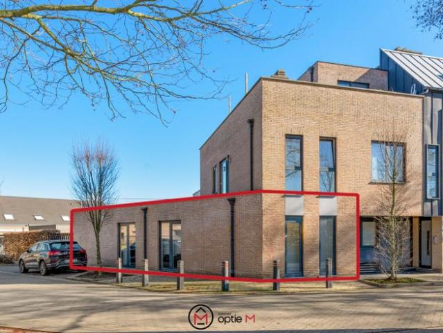 GELIJKVLOERS APPARTEMENT IN BILZEN