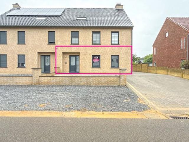 Gelijkvloers appartement met tuin en garage!