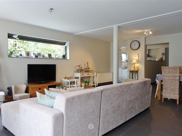 Gelijkvloers appartement met terras in Zingem