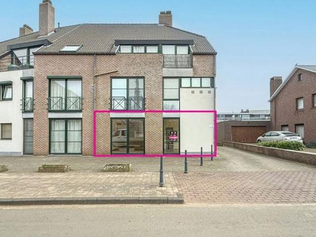 Gelijkvloers appartement met 2 splks en 1 parkeerplaats!
