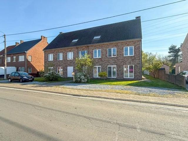 Gelijkvloers appartement met 3slpks, tuin en garagebox!
