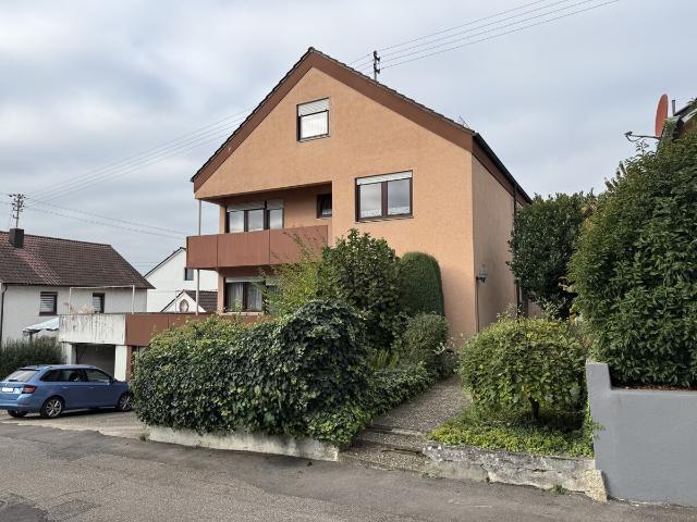 GEPFLEGTE 3,5 ZIMMERWOHNUNG IN EINEM 2 FAMILIENHAUS