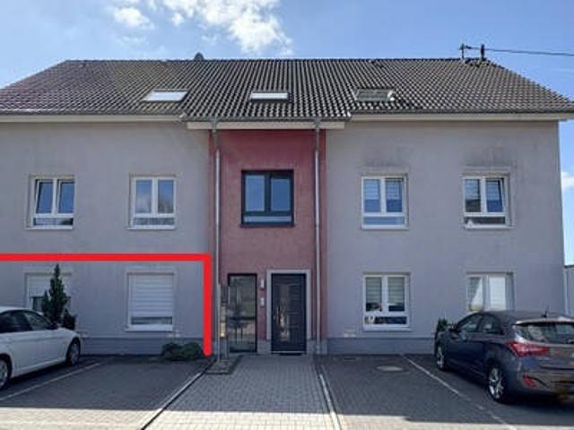 Gepflegte 3 ZKB mit Terrasse, PKW Stellplatz und Garage in zentrumsnähe von Losheim!
