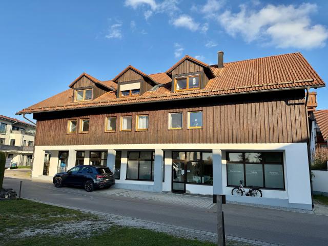 Gepflegte 3 Zimmer DG Wohnung in Heising zu verkaufen