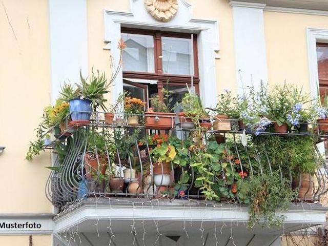 Gepflegte 3 Zimmer Wohnung mit 3 Loggien in attraktiver Wohnlage