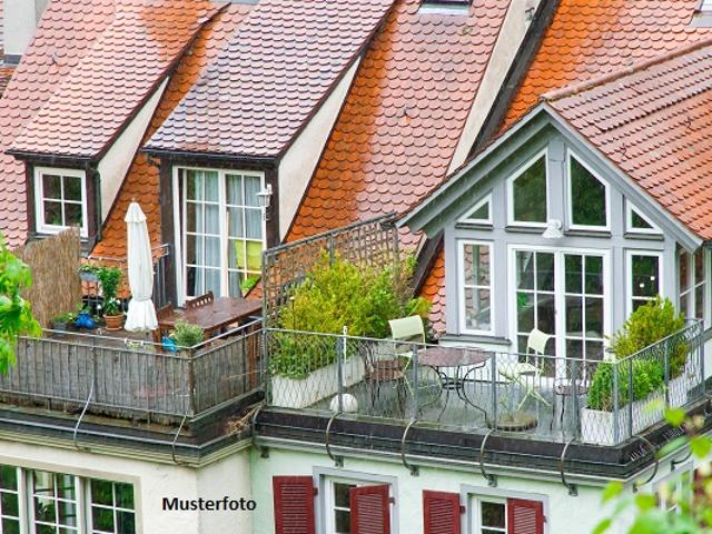 Gepflegte 3 Zimmer Wohnung mit Balkon und großzügigen Abstellmöglichkeiten