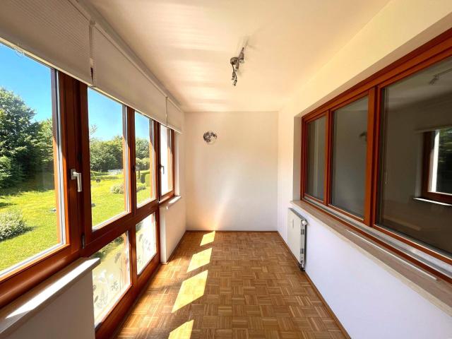 Gepflegte 3 Zimmer Wohnung mit Wintergarten & Tiefgaragenabstellplatz