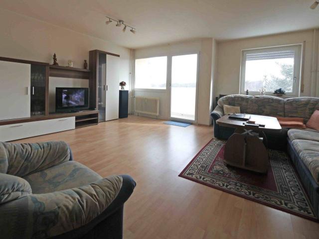 Gepflegte 2 Zi. Whg. mit Balkon und TG Stellplatz in der Buchenau