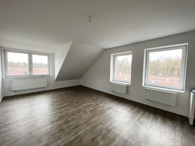 Gepflegte 2 Zimmer Dachgeschoss Wohnung in Lüneburg Bockelsberg