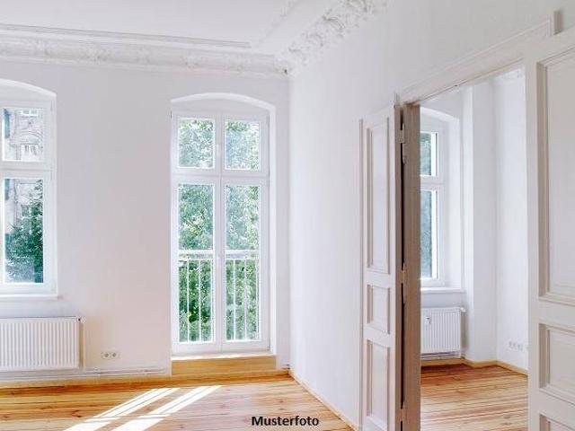 gepflegte 2 Zimmer Wohnung mit Balkon