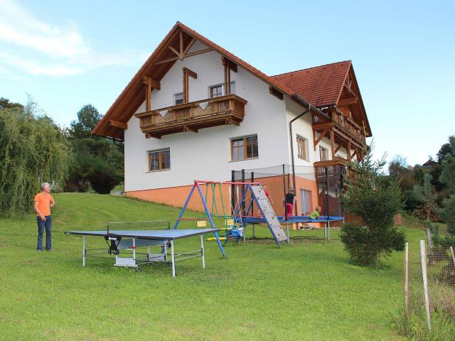 Gepflegte 5 Raum Wohnung mit Balkon und Einbauküche in Loipersdorf bei Fürstenfeld