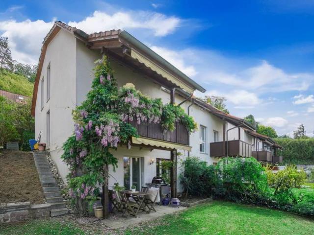 GEPFLEGTE 6.5 ZIMMER DOPPELHAUSHÄLFTE MIT GARTEN UND BALKON
