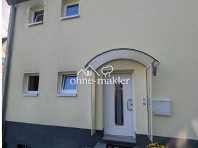 Gepflegte Doppelhaushälfte mit Terrasse, Garage und Stellplatz