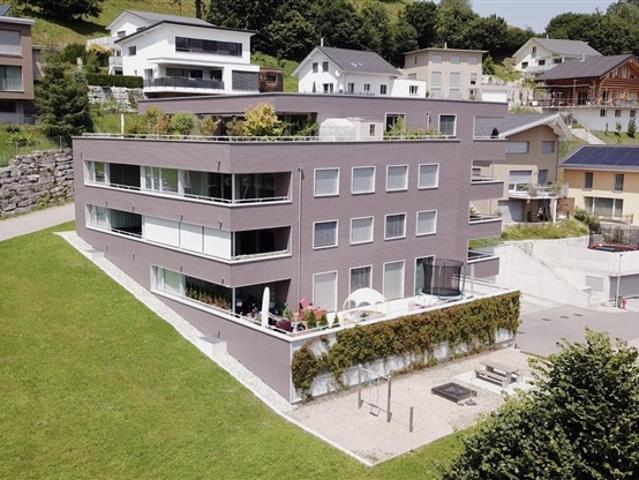 Gepflegte, sonnige und grosszügige 4 1/2 Zimmerwohnung
