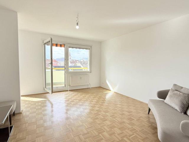 Gepflegte Wohnung mit Loggia, Grünblick, 2 KFZ Stellplätze optional und idealer Anbindung | ZΞLLMANN IMMOBILIEN