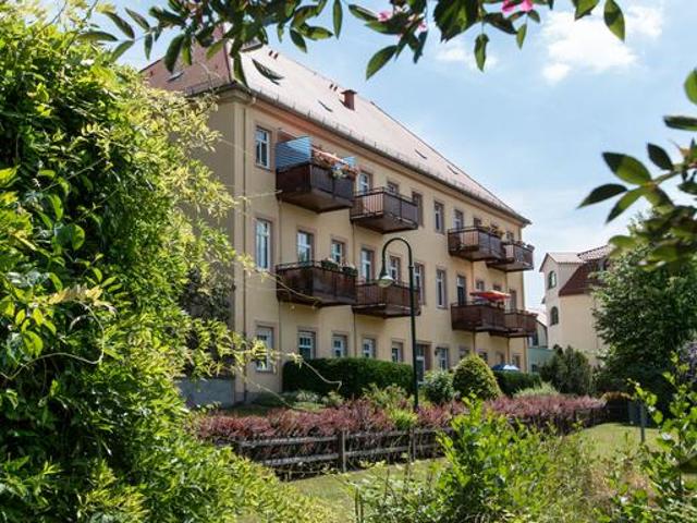 Gepflegte und altersgerechte 1 Raum Wohnung mit Balkon