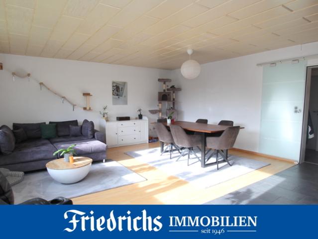Gepflegte und teilmodernisierte 3 Zimmer Erdgeschosswohnung mit Garage in Wiefelstede Metjendorf