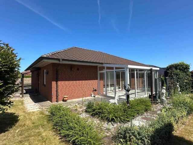Gepflegter Bungalow mit Wintergarten u. Carport