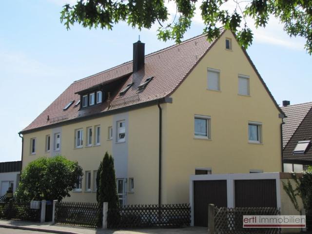 GEPFLEGTES MEHRFAMILIENHAUS 6 Wohnungen 3 Garagen im Nürnberger Süden