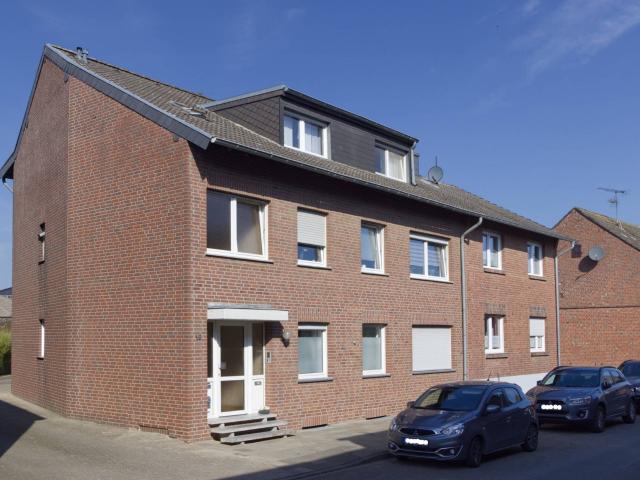 Gepflegtes Mehrfamilienhaus in Heinsberg Waldenrath Tolle Lage und viel Potenzial!
