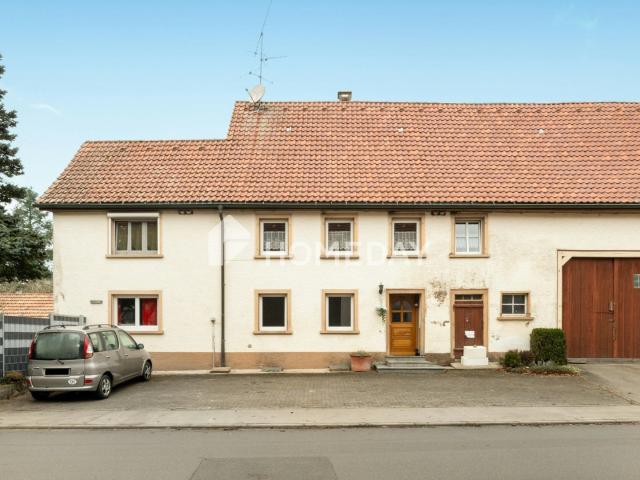 Gepflegtes Bauernhaus mit Charme & Potenzial: 2200 m² Grundstück, Scheune & Wohnmöglichkeiten