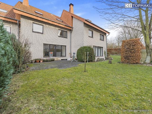 Gepflegtes Dreifamilienhaus mit Garten