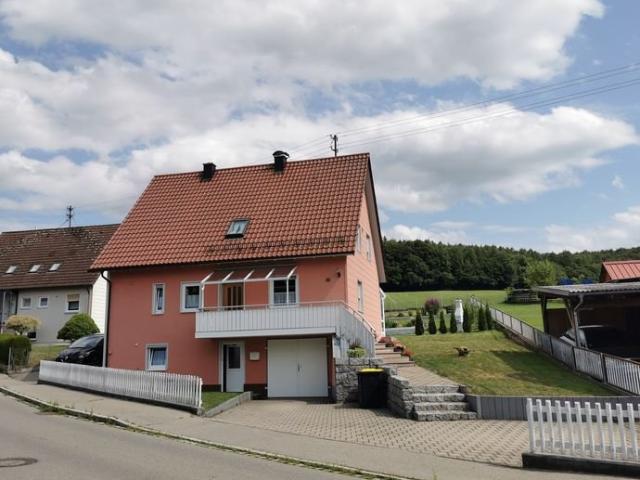 Gepflegtes EFH mit sonnigen, großen Garten in Stetten b. Mindelheim/Allgäu!