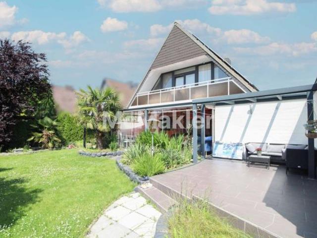 Gepflegtes Einfamilienhaus in zentraler Lage mit traumhaftem Garten, PV Anlage und Wallbox