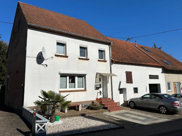 Gepflegtes Bauernhaus mit ausgebauter Scheune, Garten und Garage in Lebach Aschbach