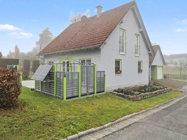 Gepflegtes Einfamilienhaus mit Garten, Garage und Carportstellplatz in Nordheim vor der Rhön
