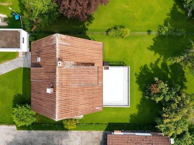 Gepflegtes Einfamilienhaus mit großzügigem Garten inklusive Baugrundstück in Zell u. Aichelberg!