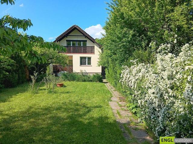 Gepflegtes Einfamilienhaus mit großem Garten, Carport, inkl. Luft /Wasserwärmepumpe, Photovoltaik und Solarenergie