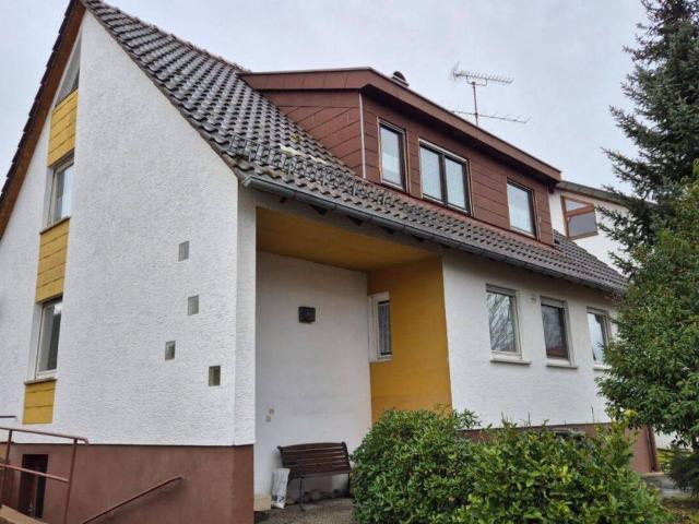 Gepflegtes Einfamilienhaus mit Einliegerwohnung in gefragter Wohnlage