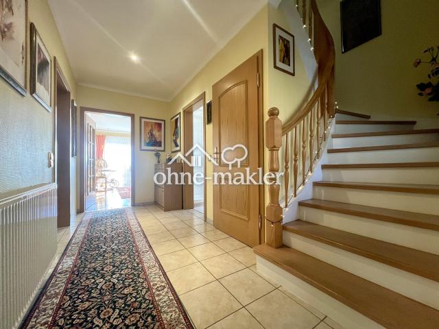 Gepflegtes Einfamilienhaus mit Einliegerwohnung in schöner Waldrandlage