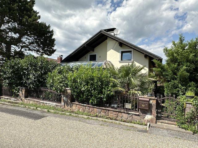 gepflegtes Einfamilienhaus mit traumhaftem Wintergarten zu verkaufen