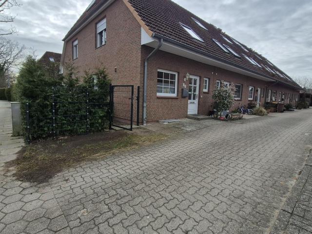 Gepflegtes Endreihenhaus mit eingezäuntem Garten und Carpot