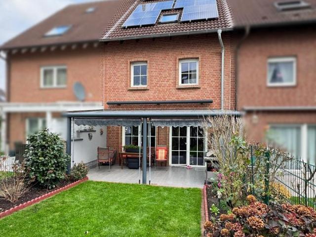 Gepflegtes Familienhaus mit Garten und PV Anlage in Neuss