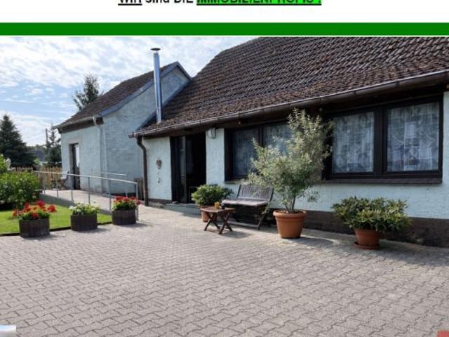 Gepflegtes Haus barrierefrei am Ortsrand mit Fernblick, Stall und Garage