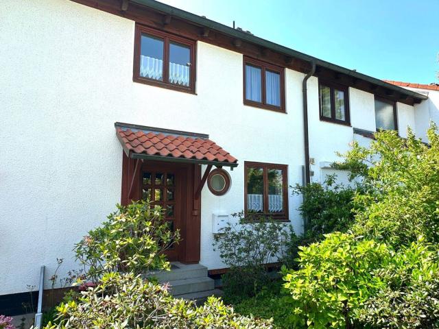 Gepflegtes Reihenmittelhaus mit Gartenidylle in ruhiger Lage