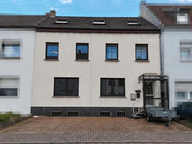 Gepflegtes Reihenmittelhaus mit 2 Wohneinheiten und Garten in Saarlouis Roden