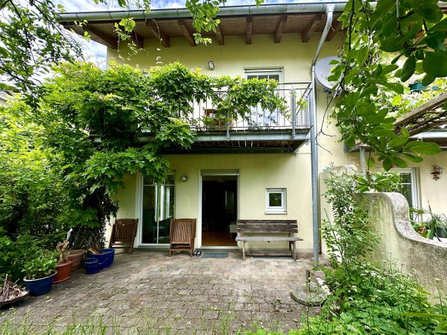Gepflegtes Reiheneckhaus mit Einzelgarage in ruhiger Lage!