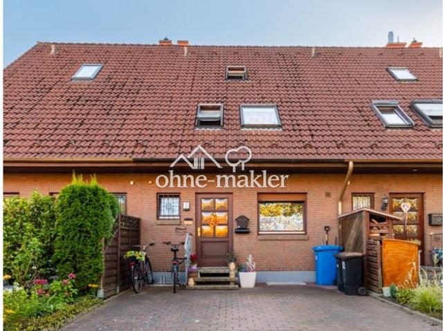 Gepflegtes Reihenhaus mit Garten, Terrasse und Stellplatz in ruhiger Lage Courtagefrei