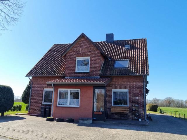Gepflegtes und teils modernisiertes Einfamilienhaus in Pet. Döhren