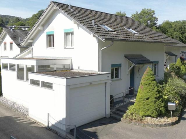 Gepflegtes und grosszügiges 6.5 Zimmer Einfamilienhaus in Kleinlützel