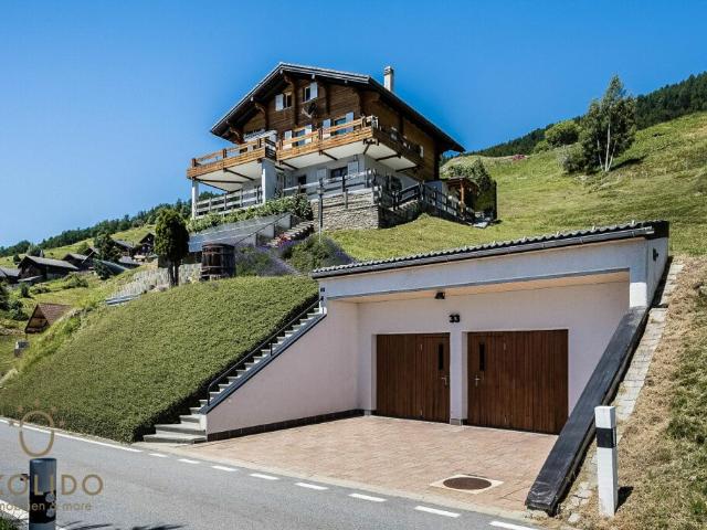 Gepflegtes und modernisiertes Chalet mit Einliegerwohnung und Traumausblick