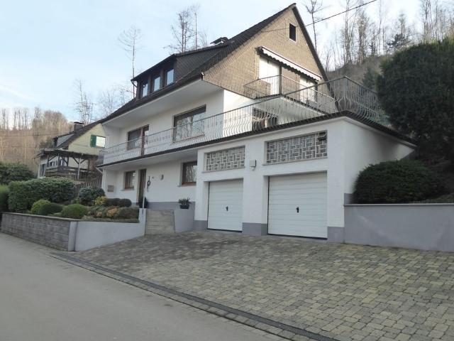 Gepflegtes Zweifamilienhaus, auch perfekt für eine Großfamilie oder Mehrgenerationenwohnen