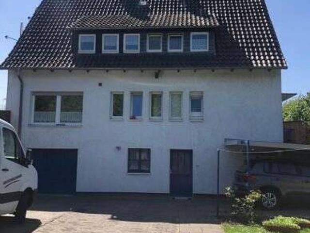Gepflegtes Zweifamilienhaus mit Garten und 3 Stellplätzen in Bad Salzuflen
