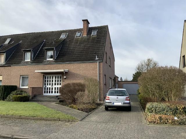Gepflegtes 2 Familienhaus in bevorzugter Wohnlage