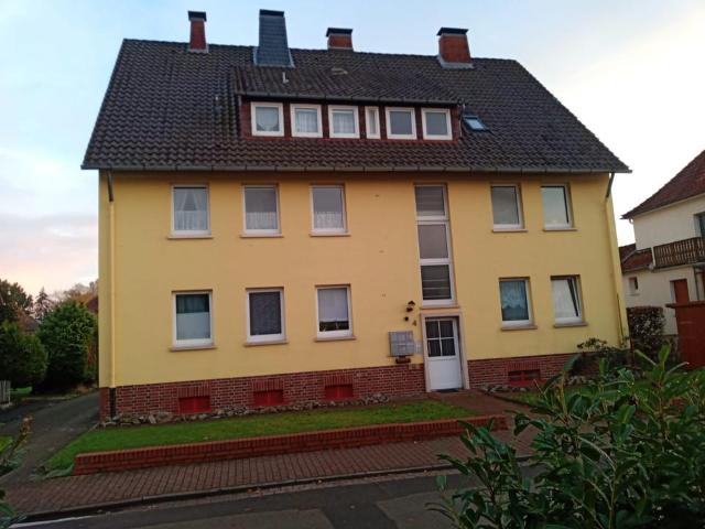Gepflegtes 6 Familienhaus